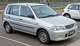 2000 Mazda 121 (DW Series 2) Metro Shades hatchback (2010-07-05).jpg